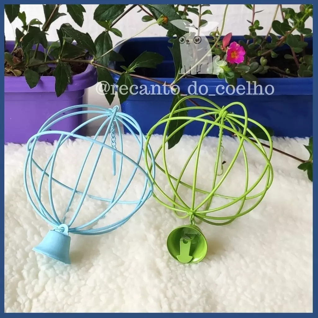 Porta Feno Bola Esfera Para Coelho e Porquinho da Índia - Imagem 3